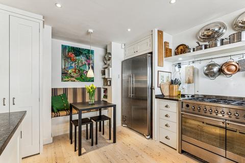 18 Albert Terrace Mews, London, NW1 7TA