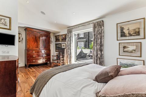 18 Albert Terrace Mews, London, NW1 7TA