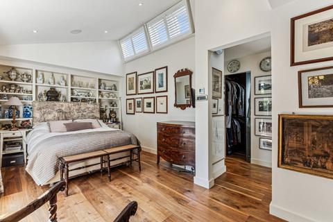 18 Albert Terrace Mews, London, NW1 7TA