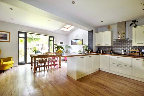 33 Brookside, Collingham, Wetherby, LS22 5AL