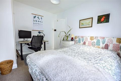 33 Brookside, Collingham, Wetherby, LS22 5AL