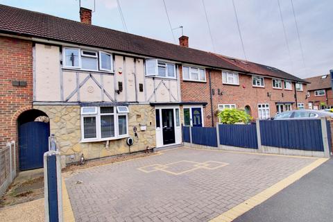 22 Barnsley Road, Romford, RM3 9LP