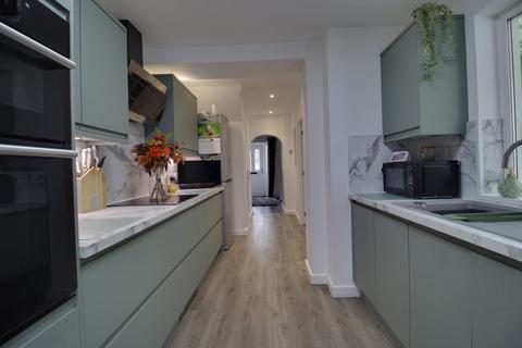 22 Barnsley Road, Romford, RM3 9LP