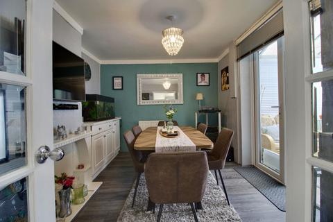 22 Barnsley Road, Romford, RM3 9LP