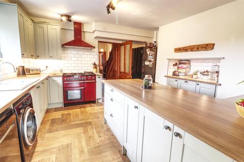 3 Avenue Road, Ilfracombe, EX34 9AT