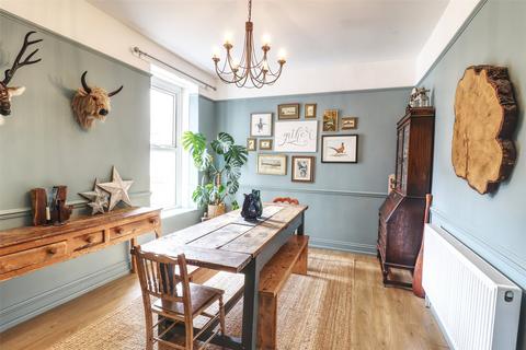 3 Avenue Road, Ilfracombe, EX34 9AT