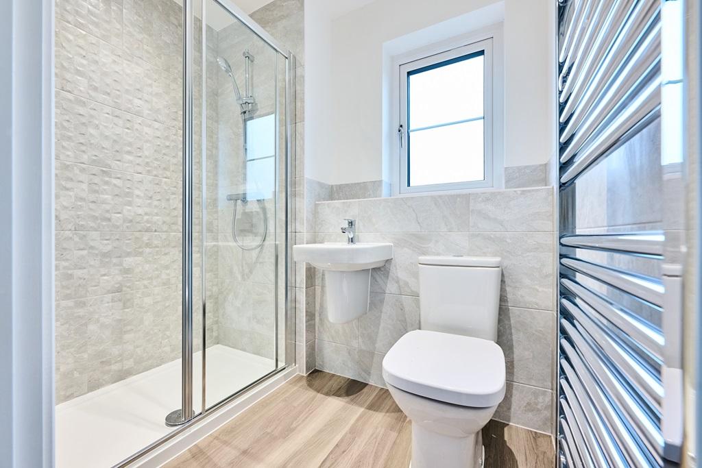 Modern en-suite all ready to go