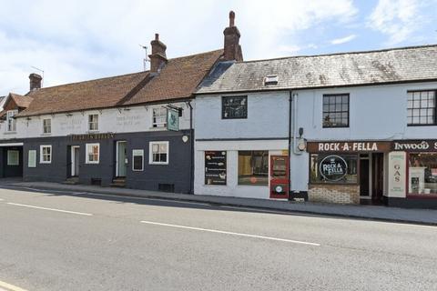 Convenience store to rent, 30 The Square Liphook GU30 7AH