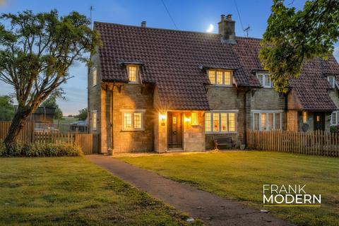 3 bedroom cottage for sale, Corby Road, Irnham, NG33