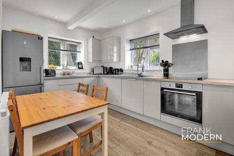 3 bedroom cottage for sale, Corby Road, Irnham, NG33