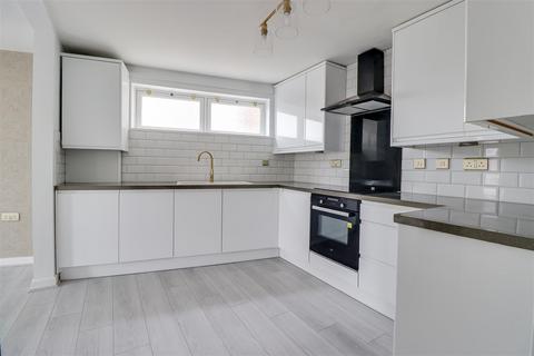 2 bedroom apartment for sale, Palmerston Road, Westcliff-on-Sea SS0