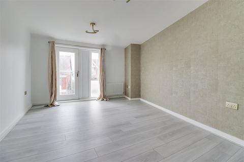 2 bedroom apartment for sale, Palmerston Road, Westcliff-on-Sea SS0