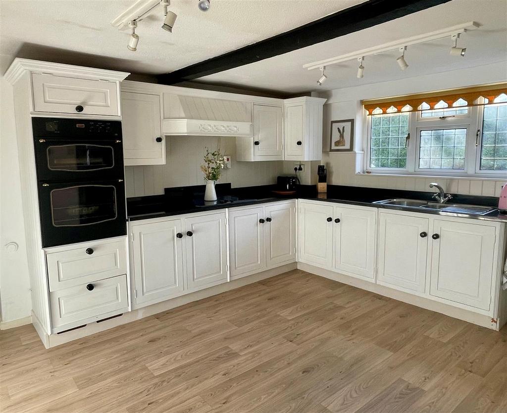 Kitchen image.jpg