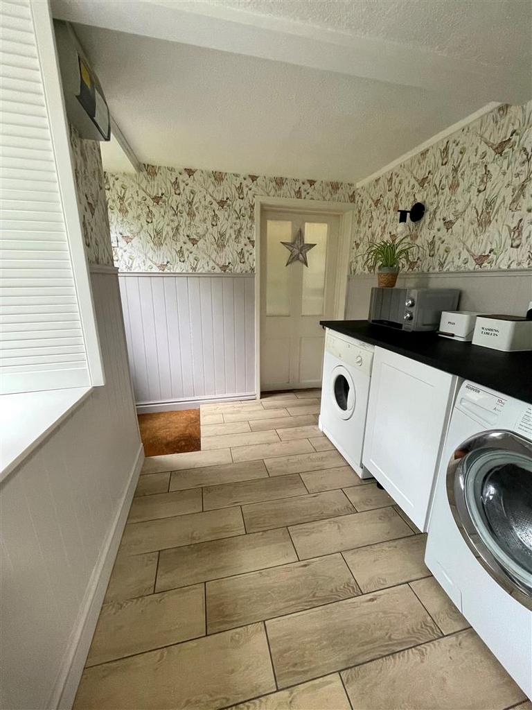 Utility room image 1.jpg