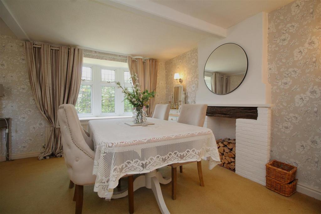 Dining room .JPG