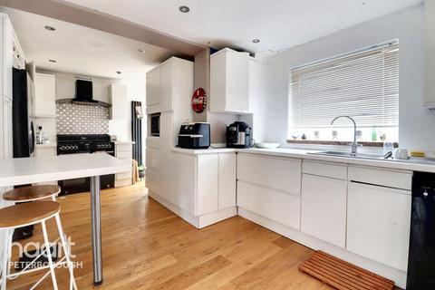 4 bedroom detached house for sale, Eskdale Close, Gunthorpe