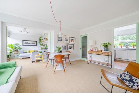 12, Brooke Court Parkleys, Richmond, TW10 5LX