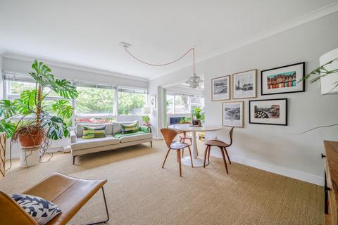 12, Brooke Court Parkleys, Richmond, TW10 5LX