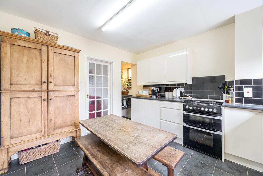 1320925-18-6881ff9ac73bc