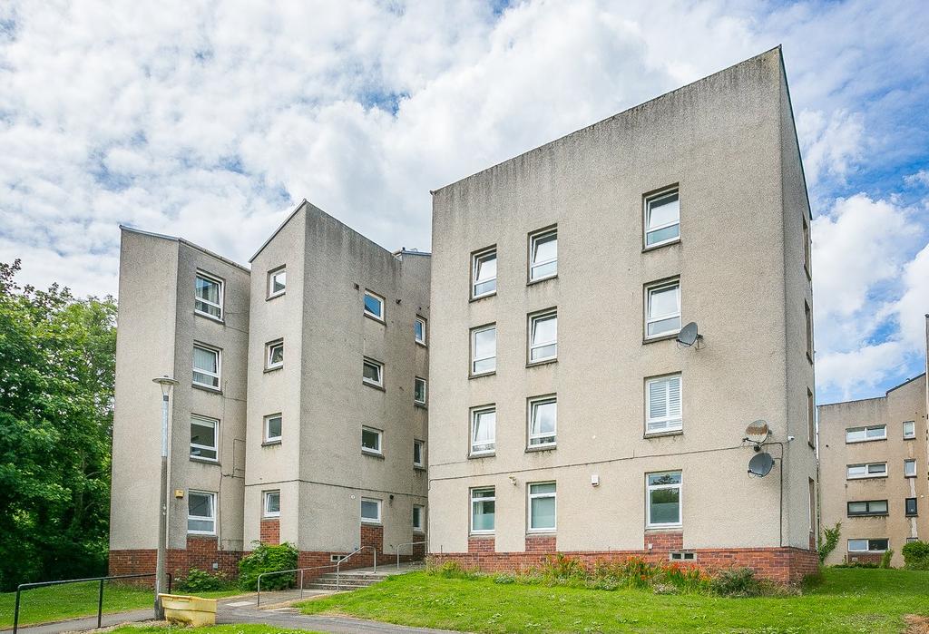 Kingsknowe Court, Edinburgh, EH14 2 bed flat - £155,000