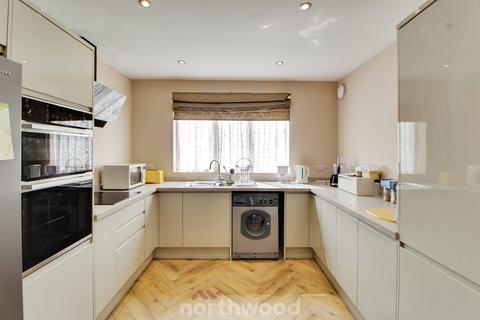 165 Armthorpe Road, Doncaster, DN2 5PU