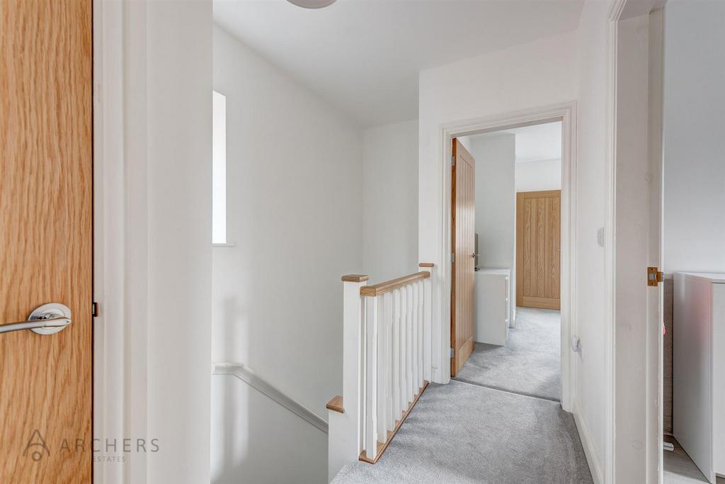 10a Fairbarn Road(Interior)-18.jpg