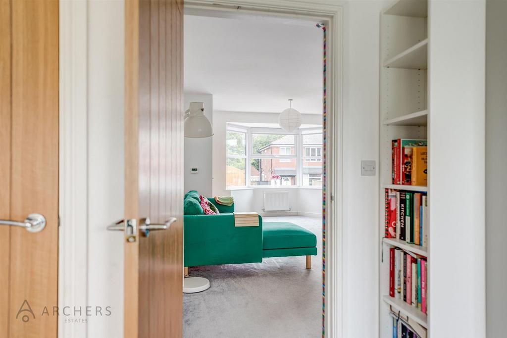 10a Fairbarn Road(Interior)-14.jpg
