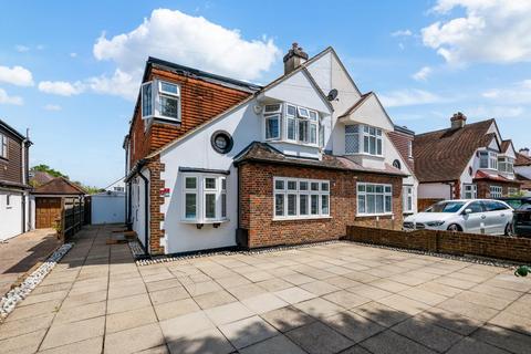 36 Tudor Avenue, Worcester Park, KT4 8TY