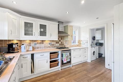 undefined, Tudor Close, Bideford EX39