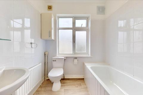48 Adelaide Gardens, Chadwell Heath, Romford, RM6 6SU
