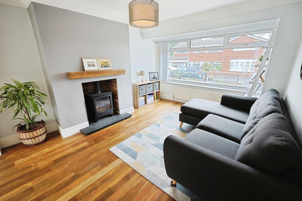 Pbox-living room-312205.JPG