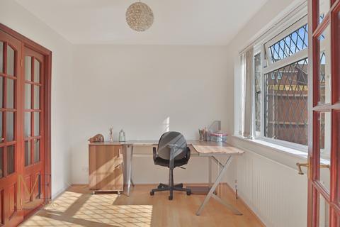 12 Marconi Road, Northfleet, Gravesend, DA11 8LJ