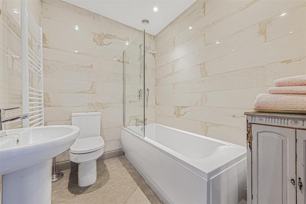 Family bathroom