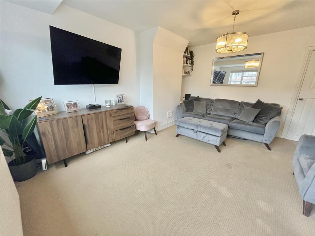 Living room 2.jpg