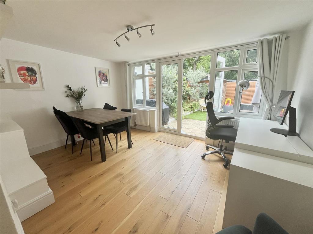 Dining room.jpg
