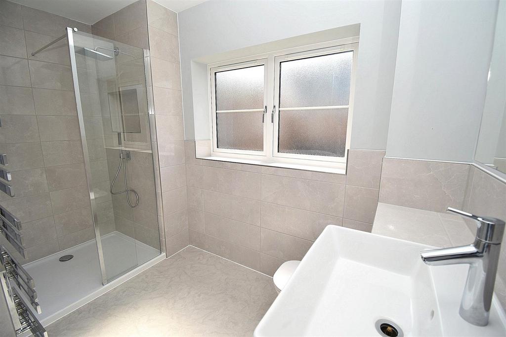 Ensuite - 17.JPG