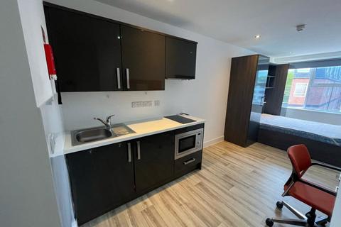 Studio to rent, Andromeda House, Southampton Street