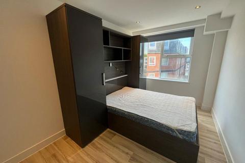 Studio to rent, Andromeda House, Southampton Street