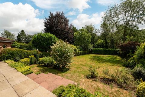 4 bedroom detached house for sale, Cranborne Avenue, Hitchin