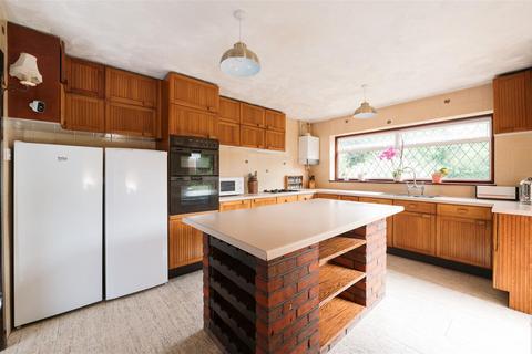 4 bedroom detached house for sale, Cranborne Avenue, Hitchin