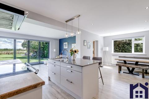 4 bedroom house for sale, Pompian Brow, Bretherton, PR26 9AQ