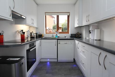 5 Barrians Way, Barry, CF62 8JG