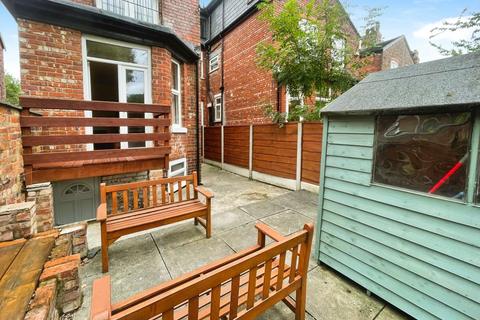 16 Beech Grove, Manchester, M14 6UY