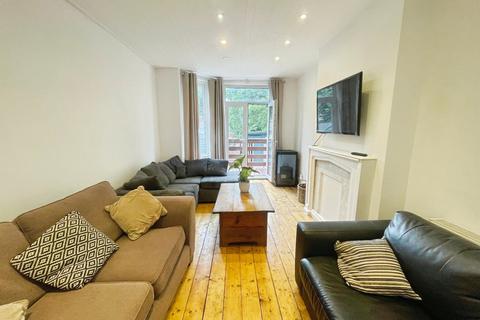 16 Beech Grove, Manchester, M14 6UY