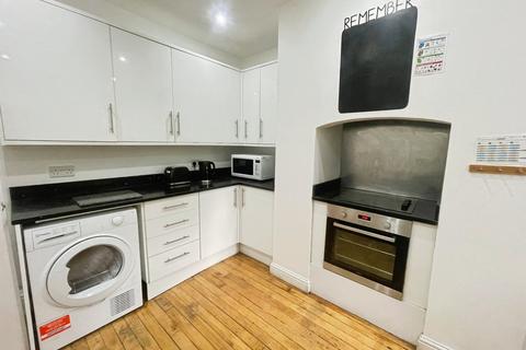 16 Beech Grove, Manchester, M14 6UY