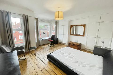 16 Beech Grove, Manchester, M14 6UY