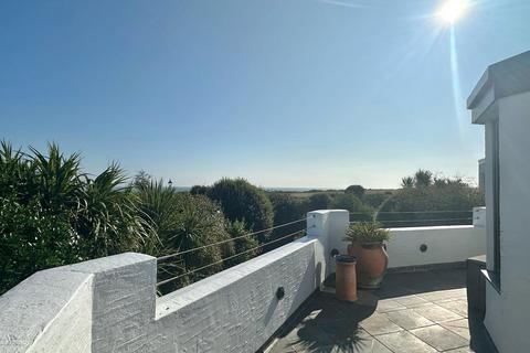 4 bedroom detached house for sale, North Head, Milford on Sea, Lymington, Hampshire, SO41