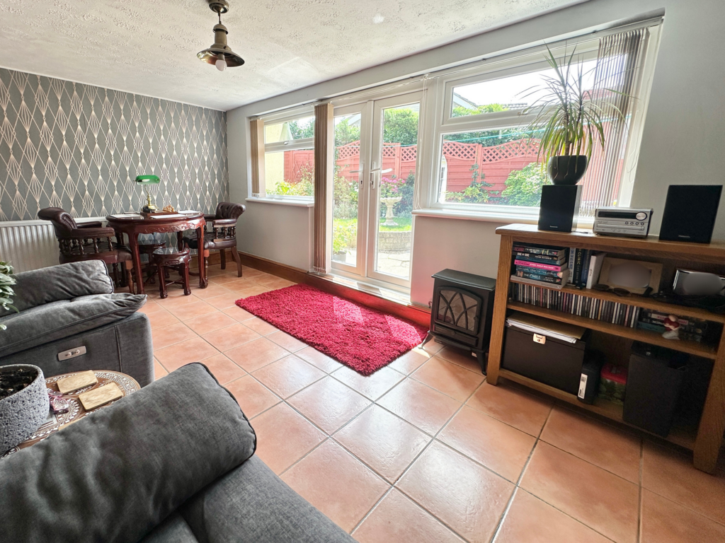 Living/Dining Area