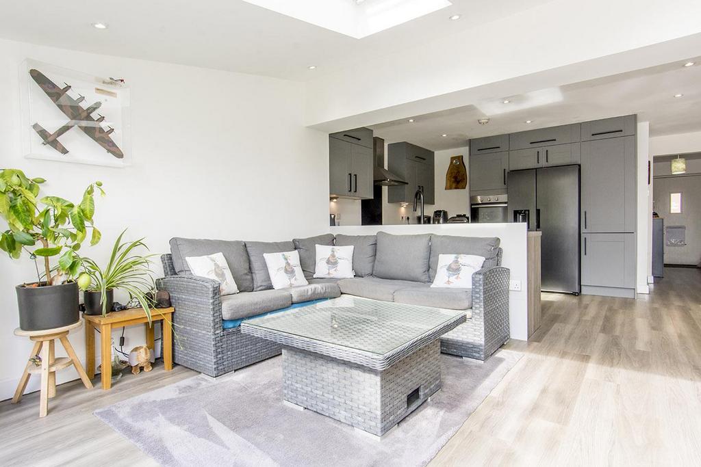 Family Dining Kitchen