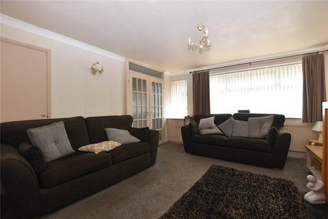 3 bedroom semi-detached house for sale, West Lea Grove, Yeadon, Leeds, West Yorkshire